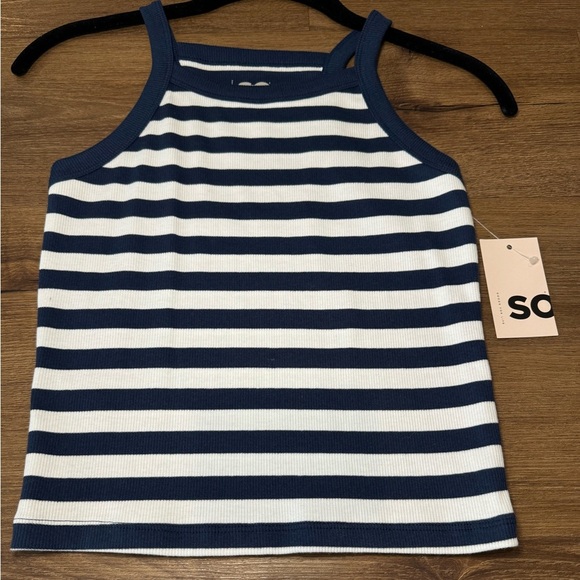 NWT Woman's Navy and White Cropped Racer Back Tank Top. Size Small - Picture 3 of 7